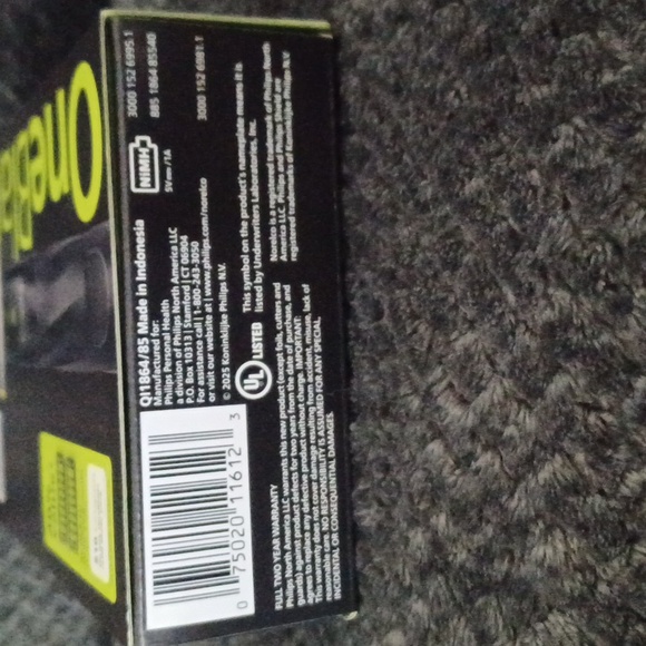New Philips Norelco OneBlade Trimmer and Shaver - Picture 5 of 6